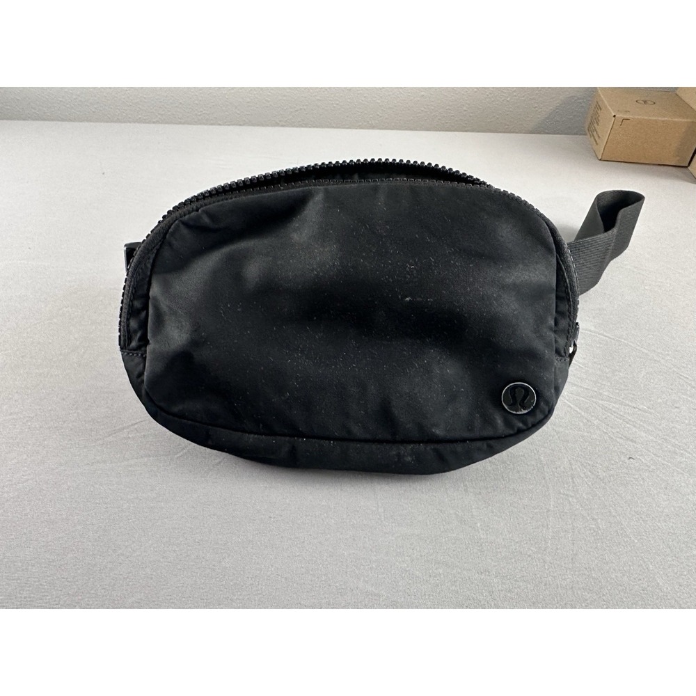 lululemon Everywhere Belt Bag - Black
